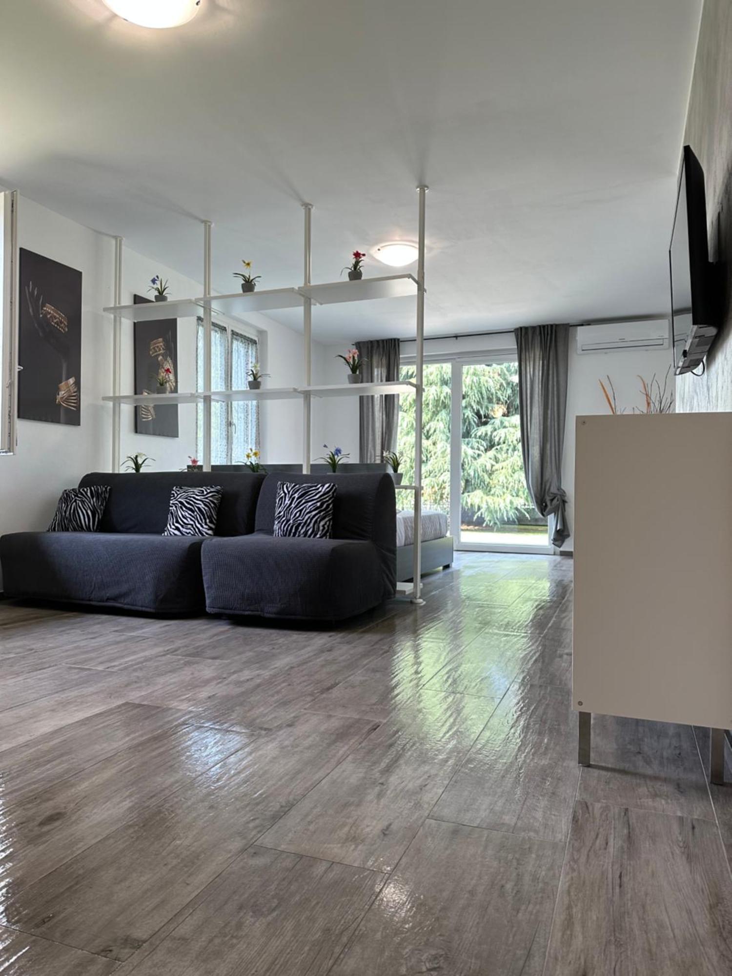 2 Apartment *