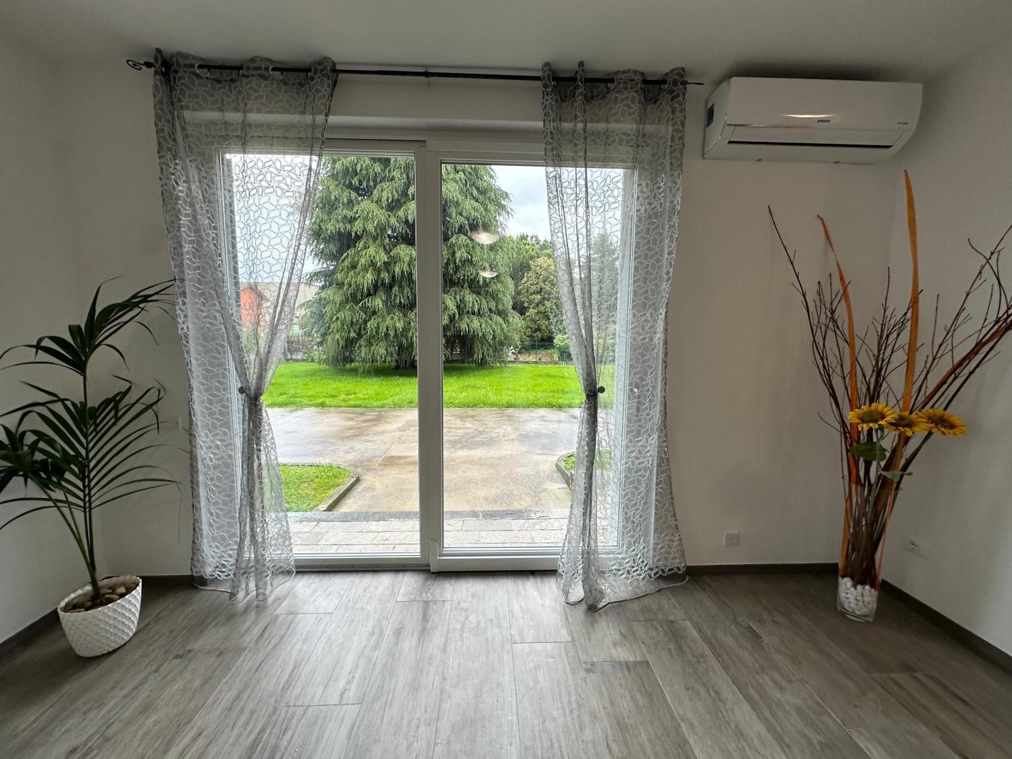 2 Apartment *