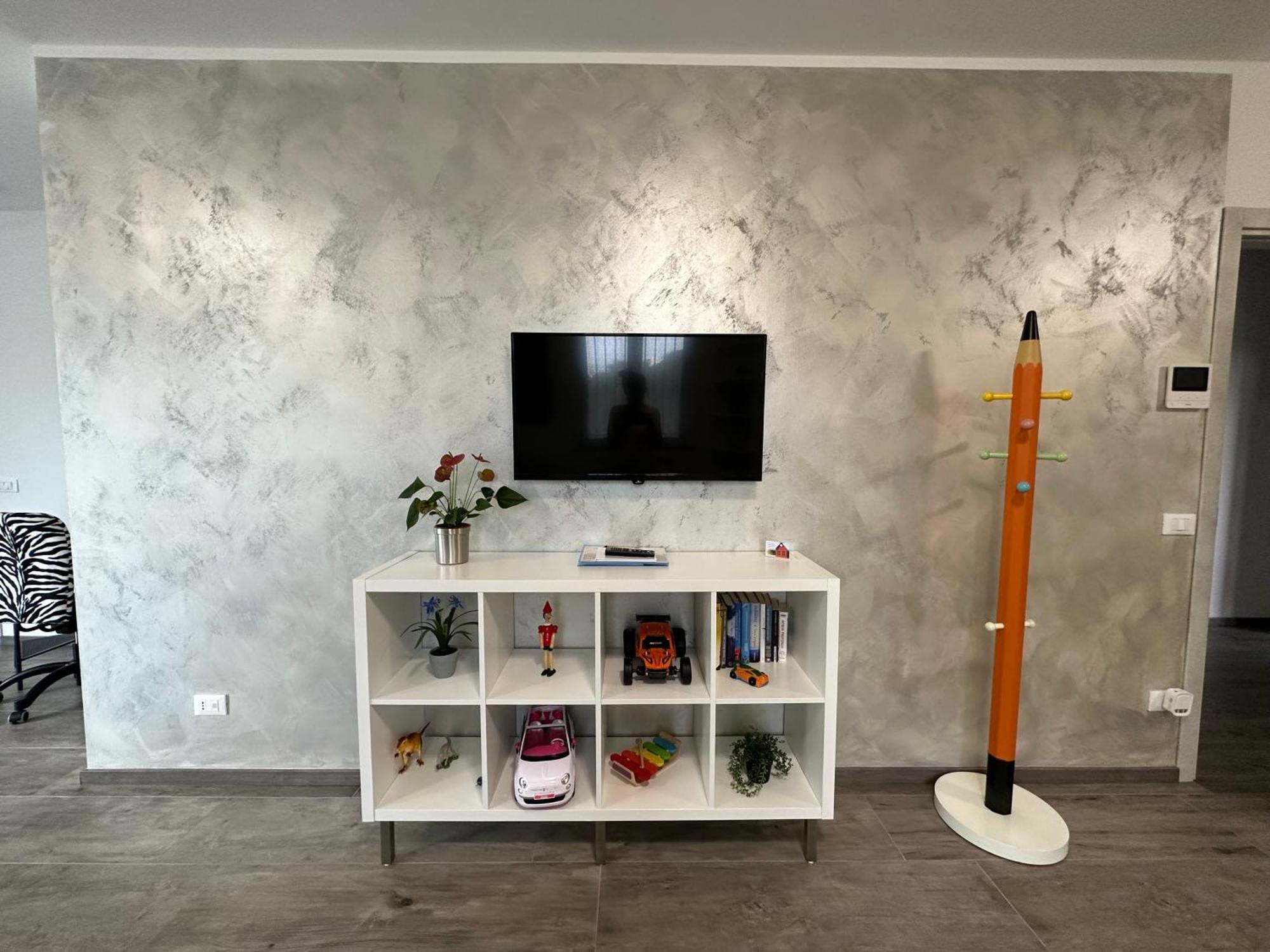 Apartment 2 *